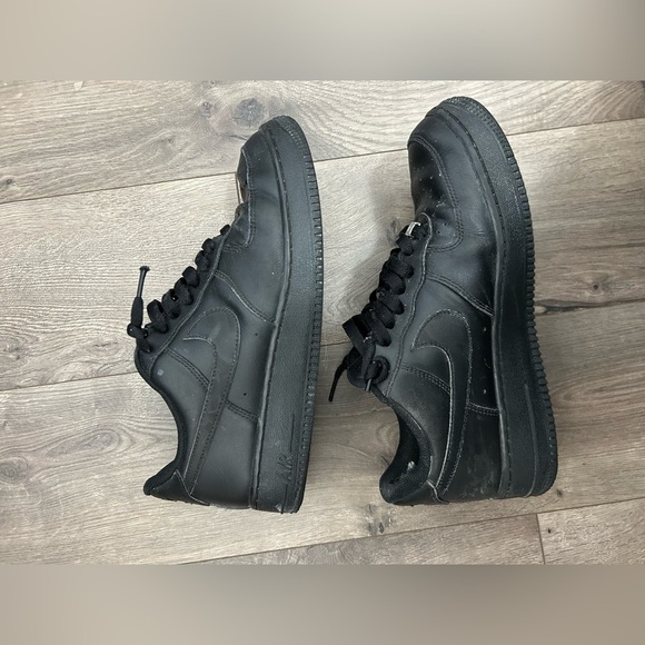 Men’s Nike Air Force 1 - Picture 4 of 5